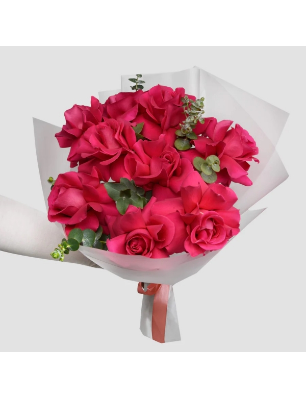 Buchet cu 9 trandafiri speciali Pink si eucalpt