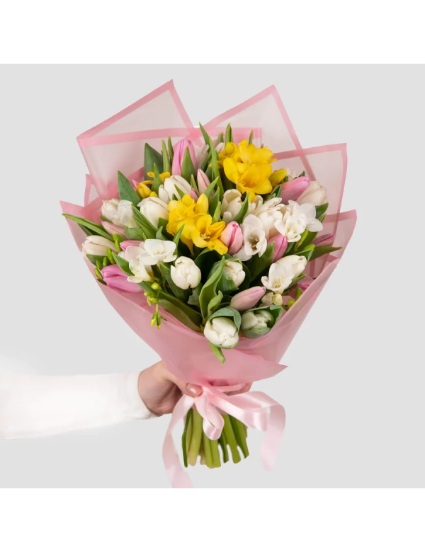 Buchet cu lalele si frezii