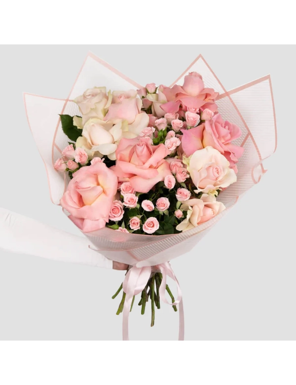 Buchet cu trandafiri speciali si miniroze