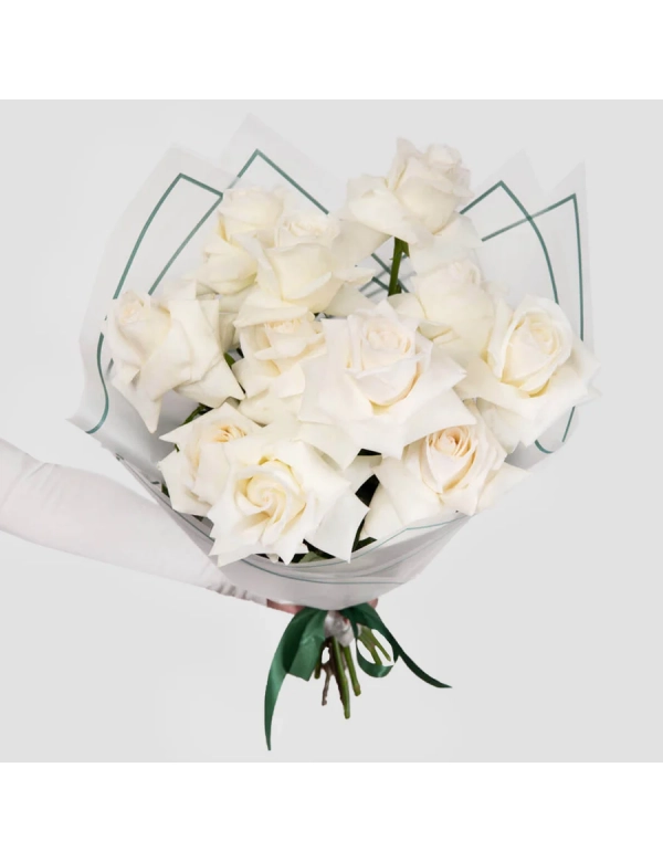 Buchet cu 11 trandafiri speciali albi 