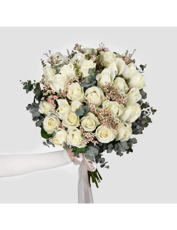 Buchet cu trandafiri albi si vax 